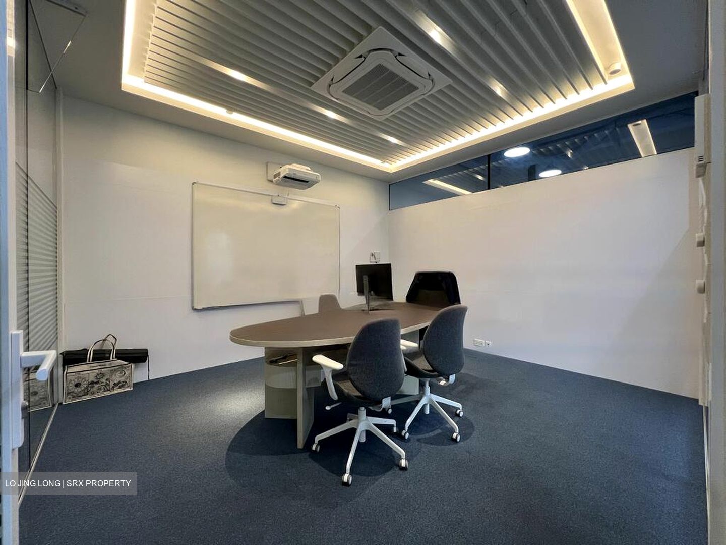 THE KINGSMEN EXPERIENCE (D16), Office #460722351